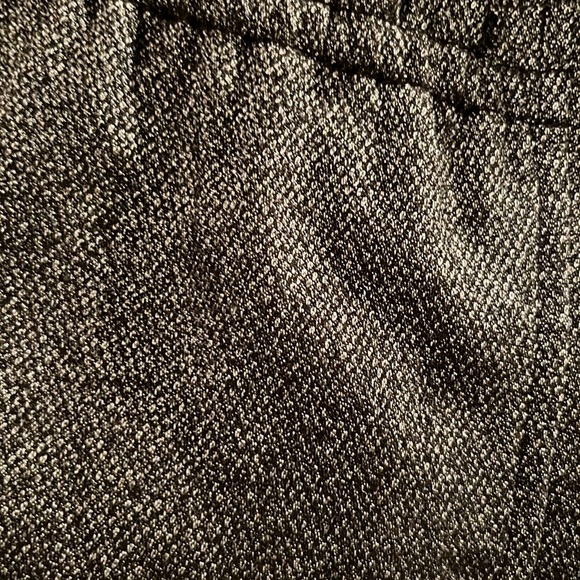 The Limited short sleeved blazer with pockets. Size medium. - Picture 3 of 3